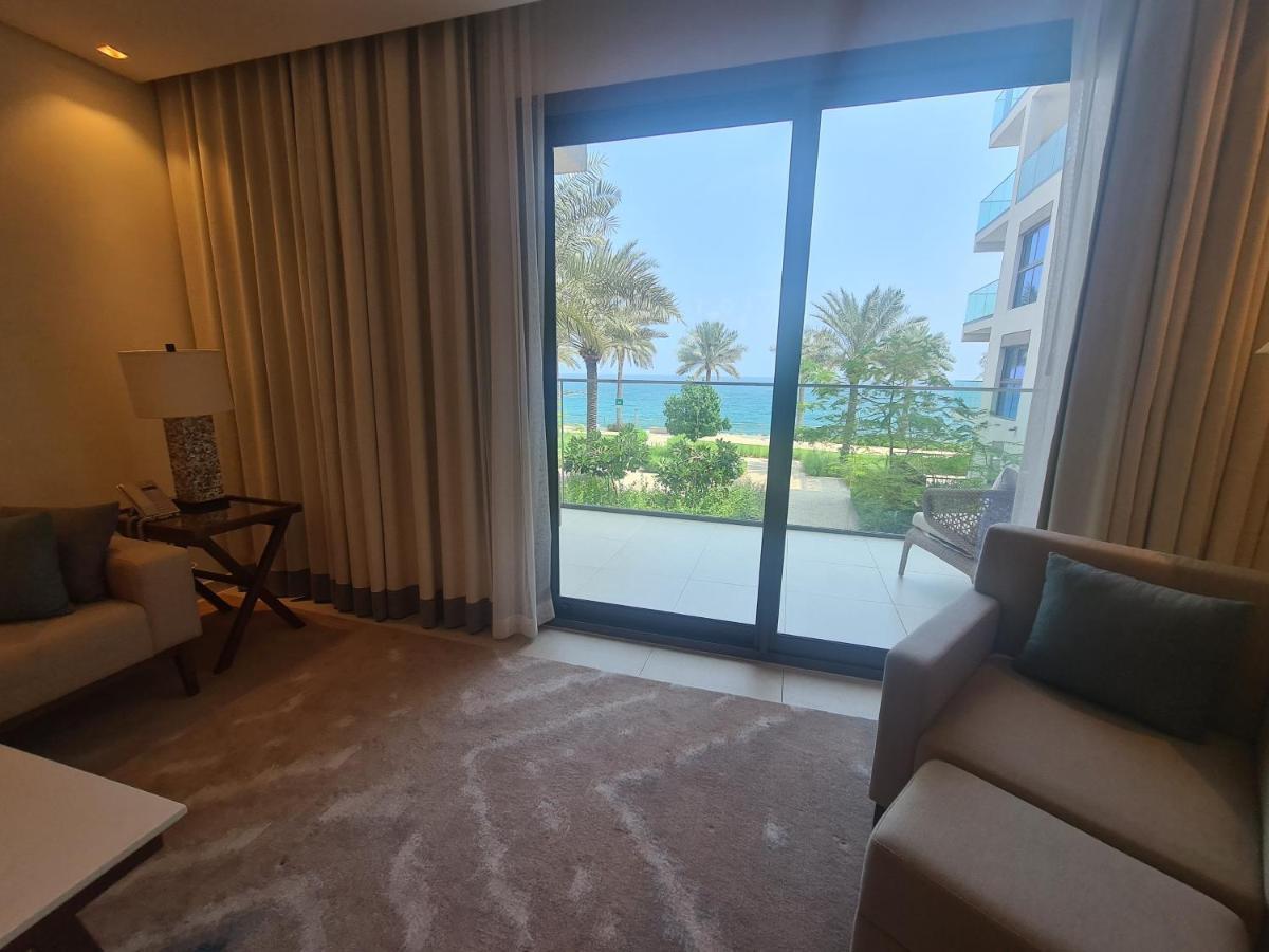 Luxury Sea View Apartment In Address Hotel Fujairah Exterior photo